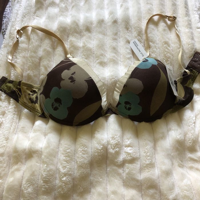 Новый, дорогущего бренда бюст!