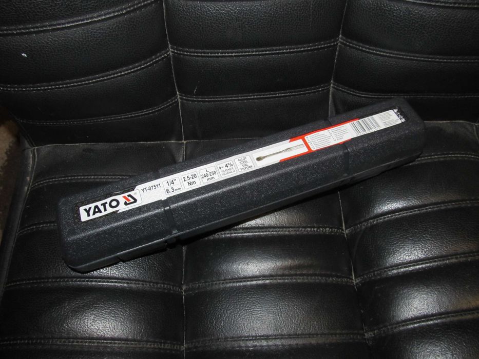 Динамометрический ключ 1/4" диапазон 2.5-20 Нм YATO