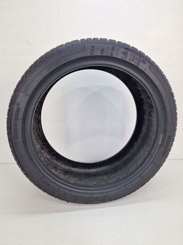 Opona Kleber Quadraxer 2/235/40r18/95w