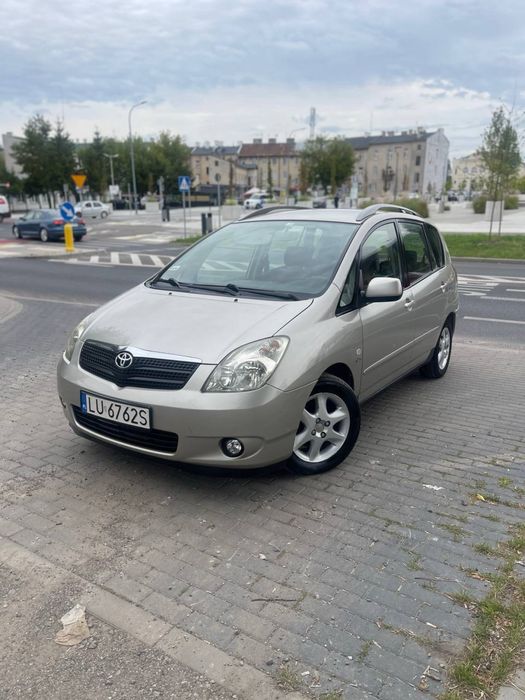 Toyota Corola Verso 2.0D D4D**Zamiana**Gwarancja**Klima**Hak**