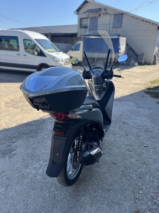 Продам Honda SH150