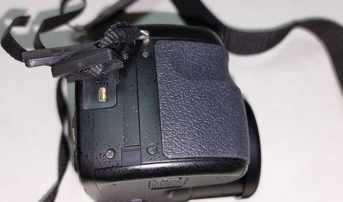 Камера Fujifilm FinePix S1800 с сумкой