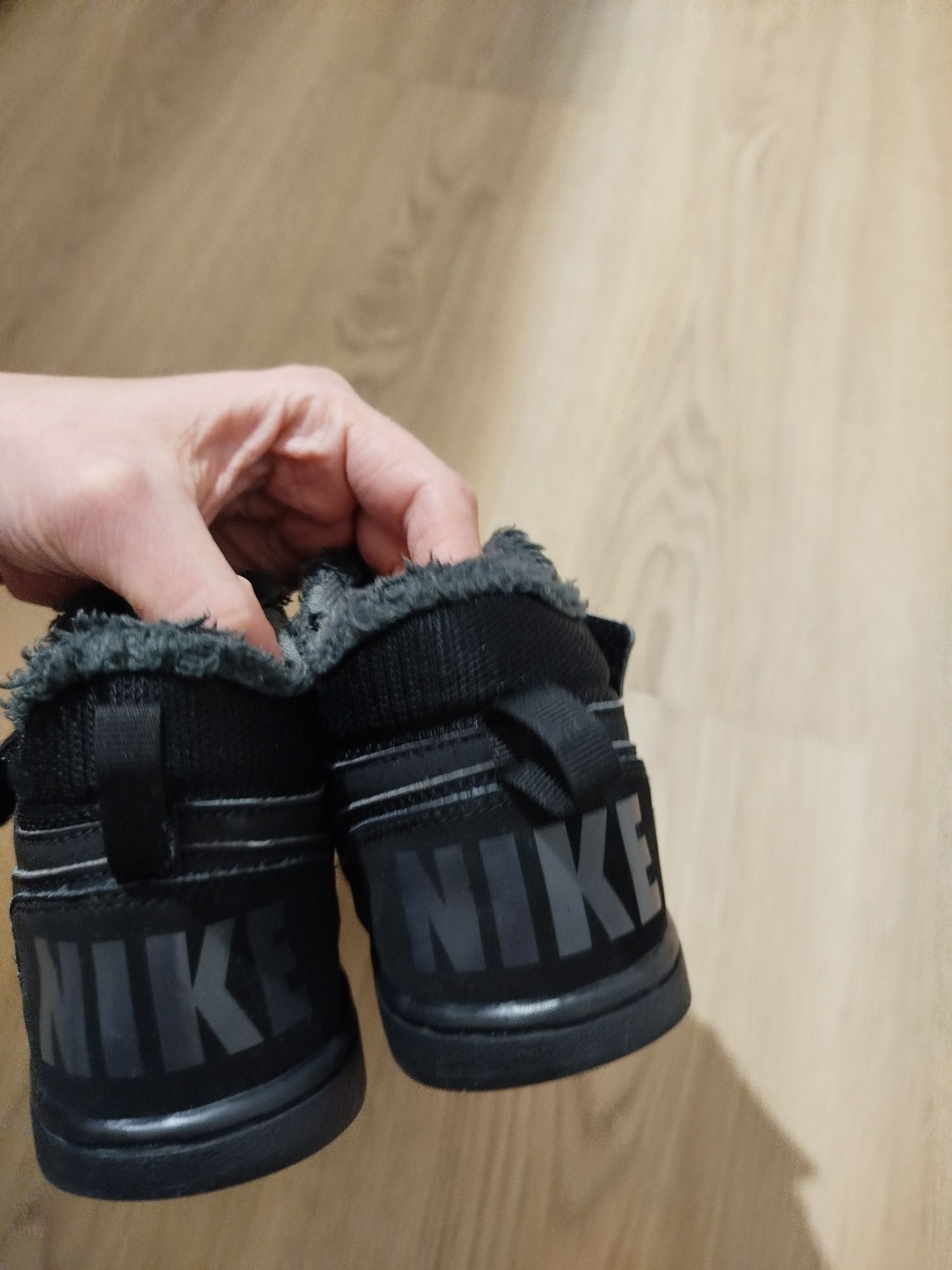 Ocieplane buty Nike chłopięce