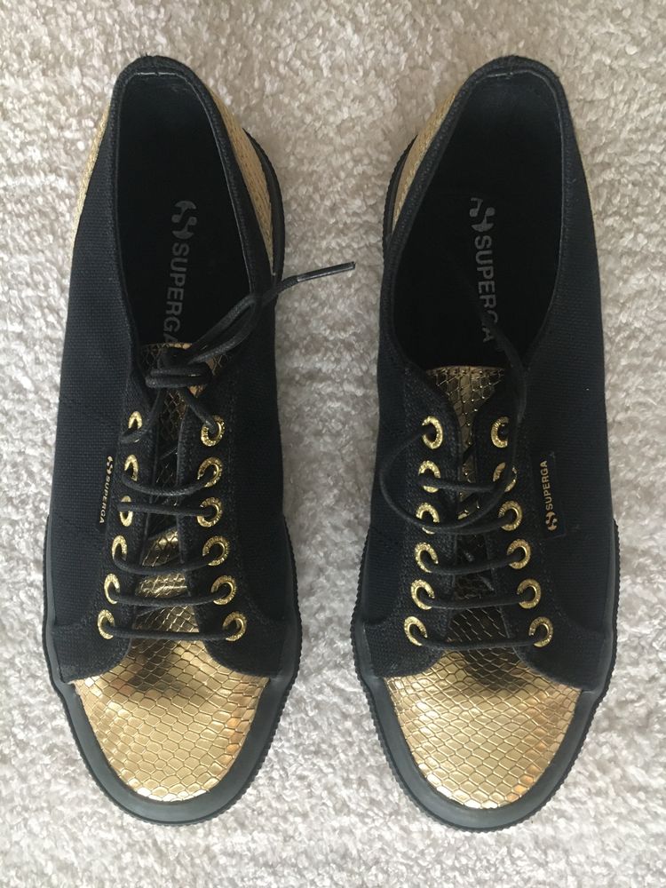 Ténis Superga Preto e Dourado