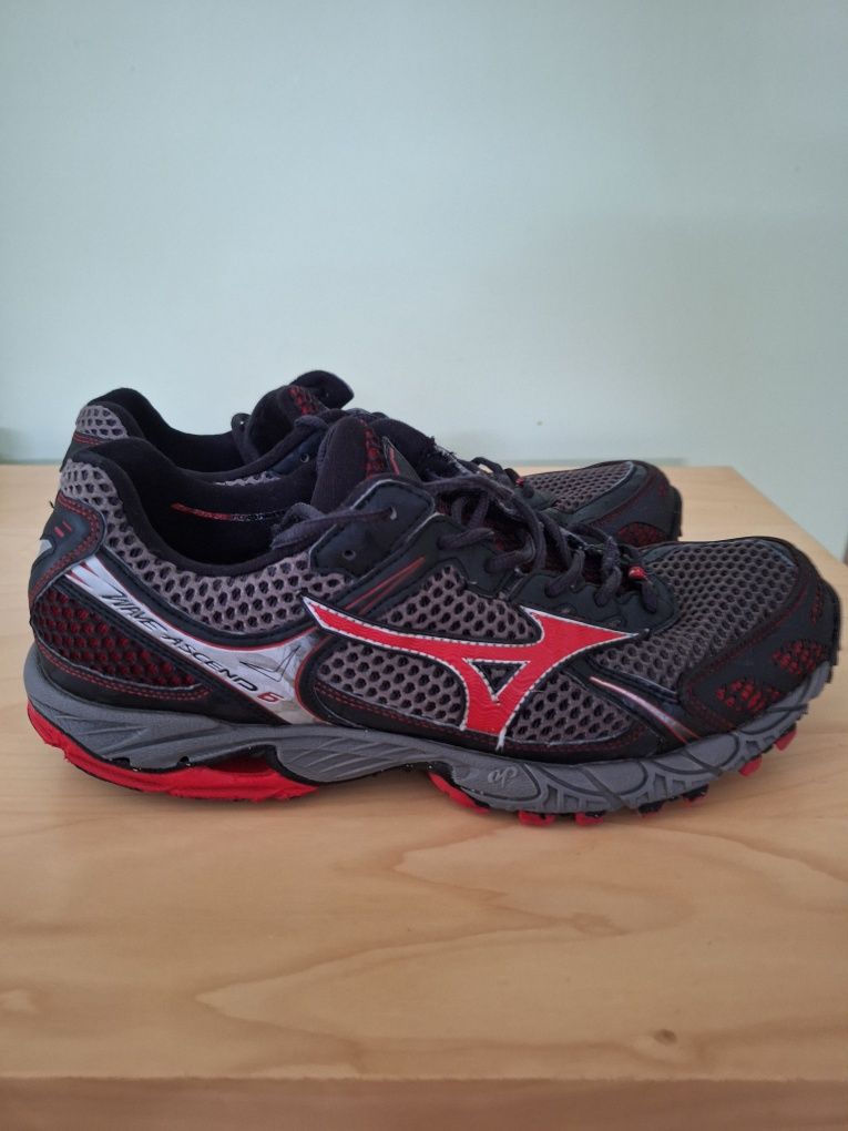 Mizuno WAVE Ascend 28cm