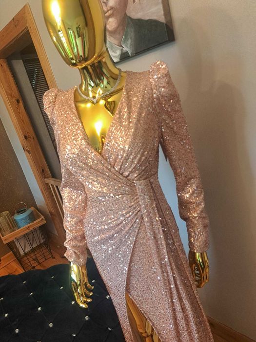 Zjawiskowa suknia wieczorowa Rose-Gold Goddess. R38 Polski producent