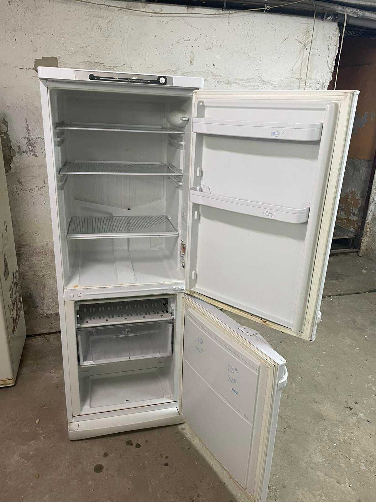 Холодильник Індезіт WE-232-31