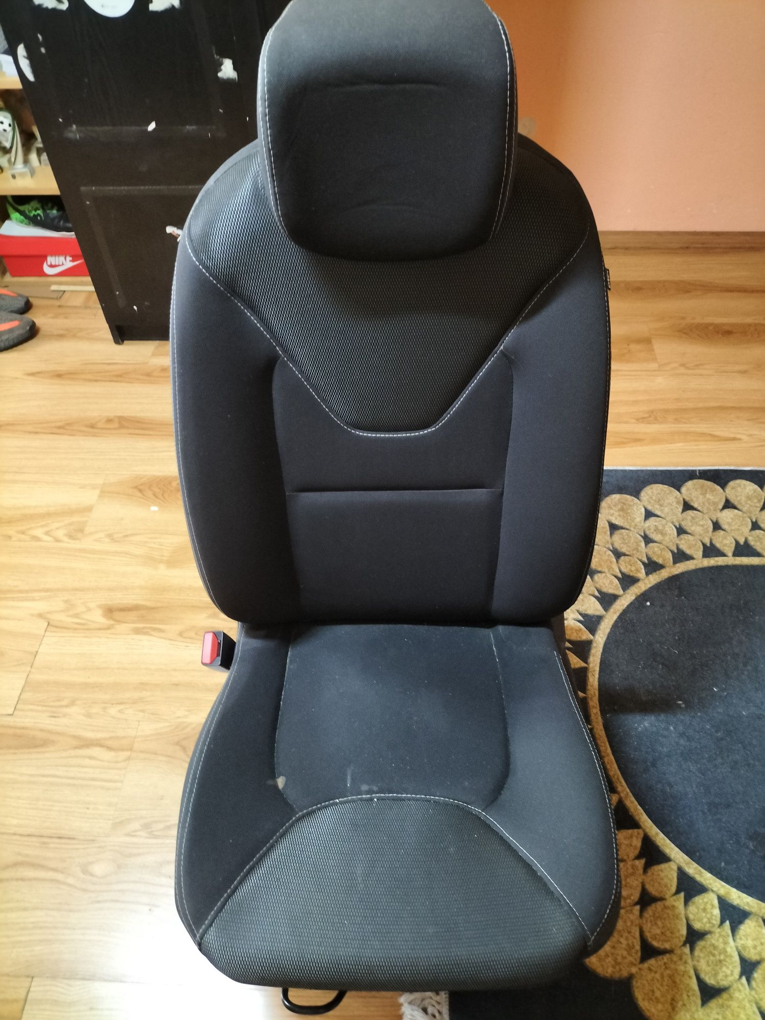 Fotel do Reno Clio