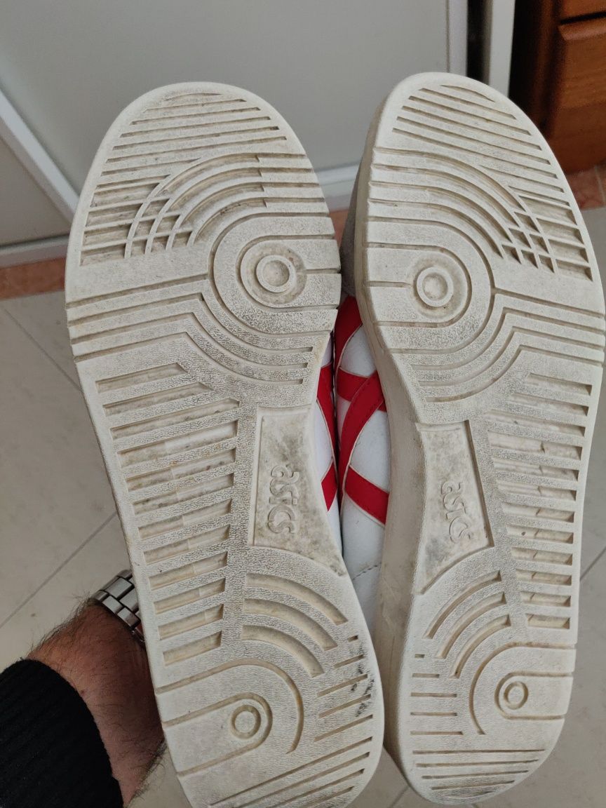 Tênis asics em bom estado
