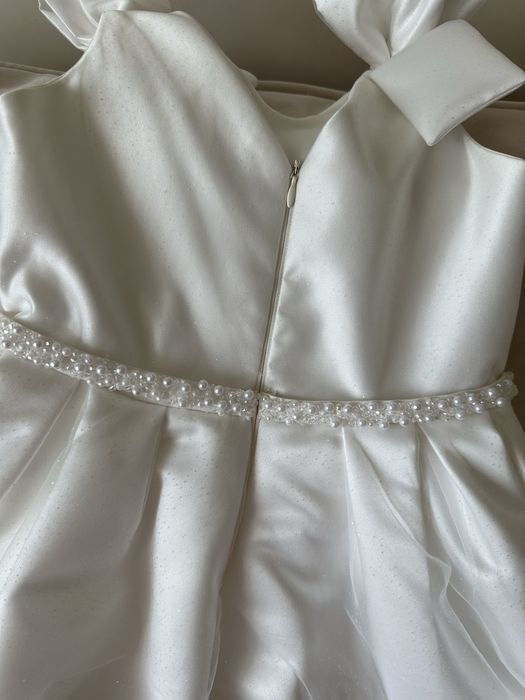 Плаття нарядне пишне