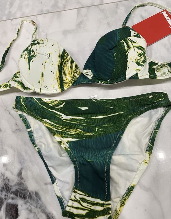 Жіночі купальники Kom