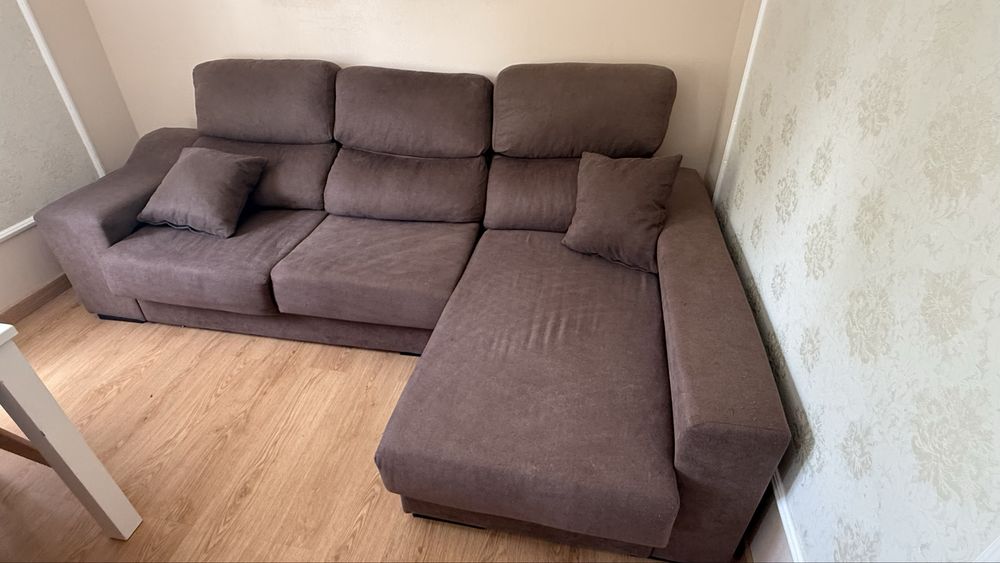 Sofá de 4 lugares chaise long em bom estado