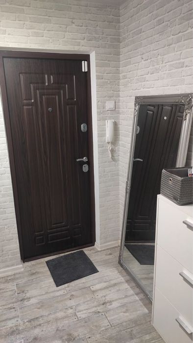 Сдам 2х комн. на пр. ПОЛЯ   с ремонтом