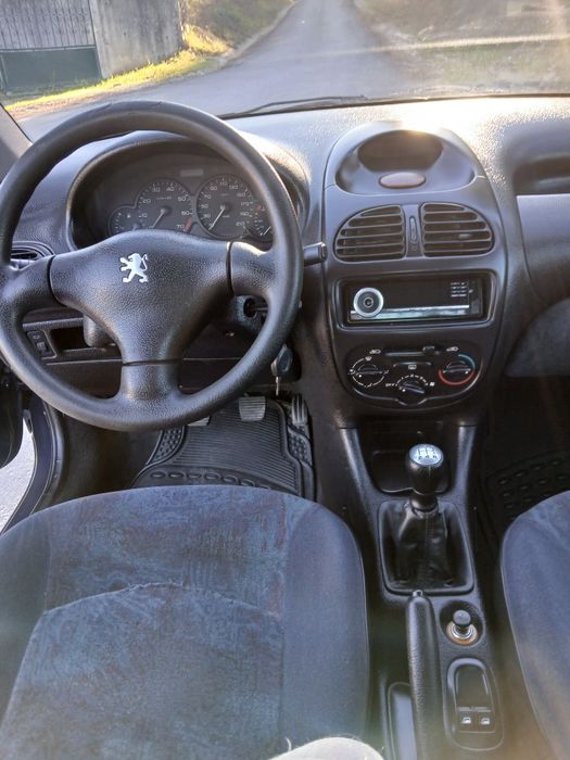 Peugeot 206 muito estimado 1.1