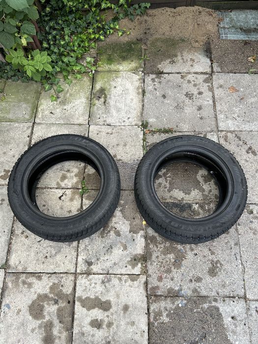 Opony zimowe Dunlop 205/55 R16 6 mm 2 szt