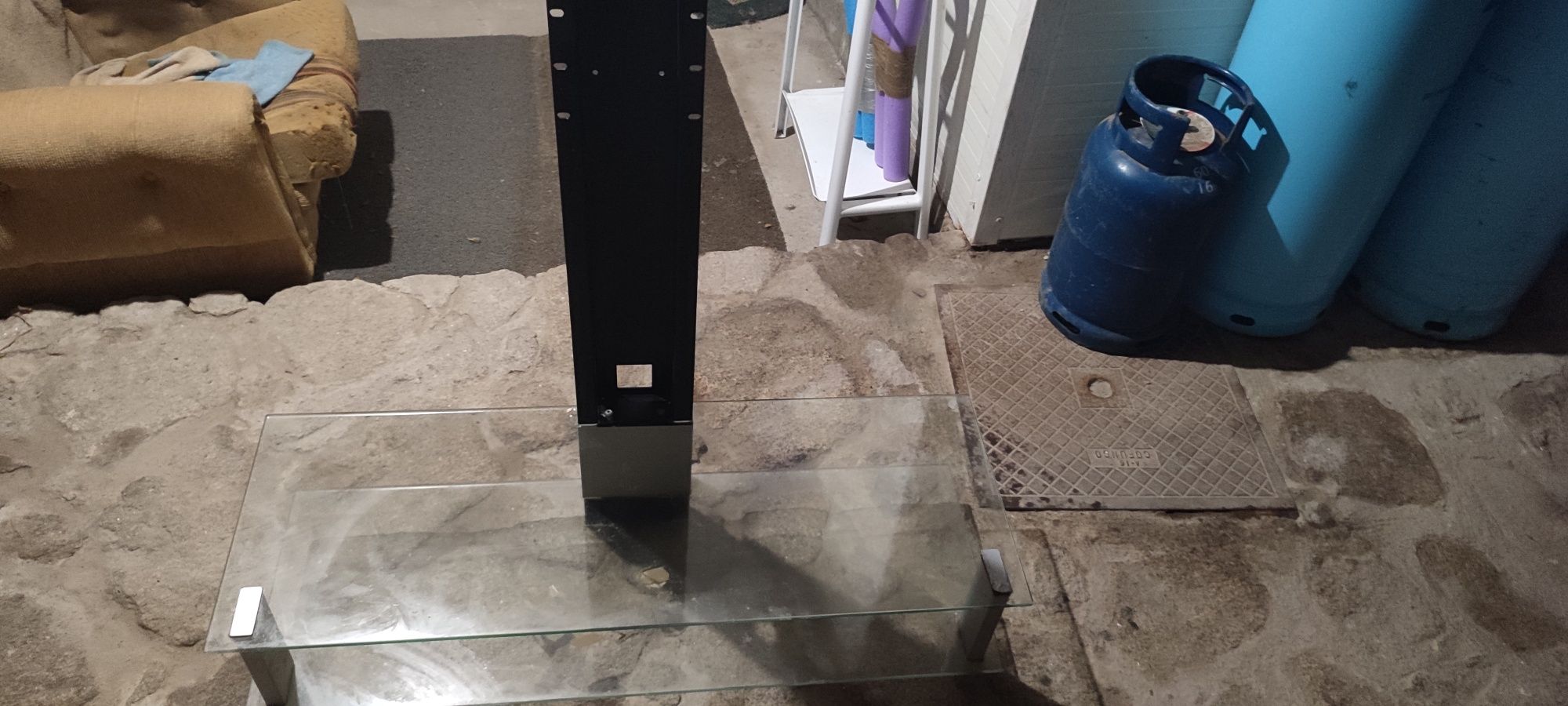 Mesa de vidro com suporte para TV