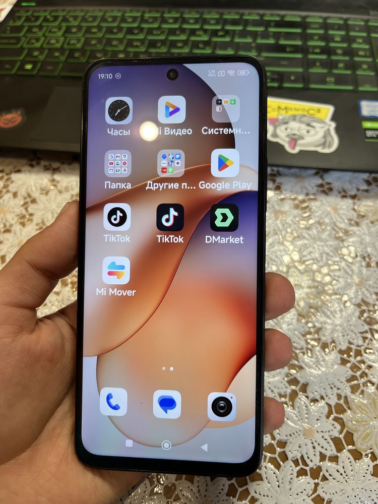 Продам смартфон Xiaomi Redmi 13 — идеальное состояние, как новый!
