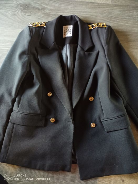 Крутезний і стильний піджак