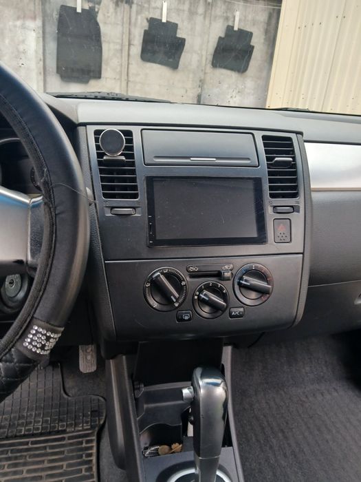 Nissan Tiida 2008, гарний стан