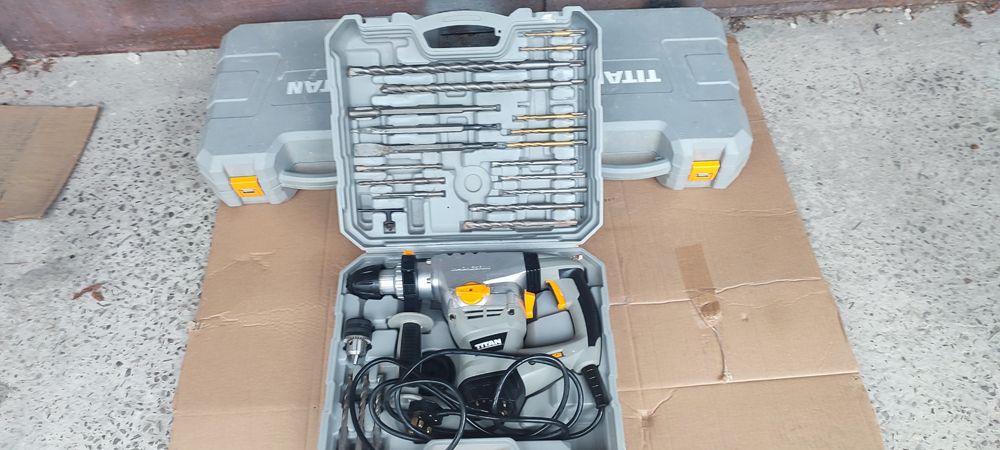 Потужний перфоратор 1500 ватт TITAN з Англії