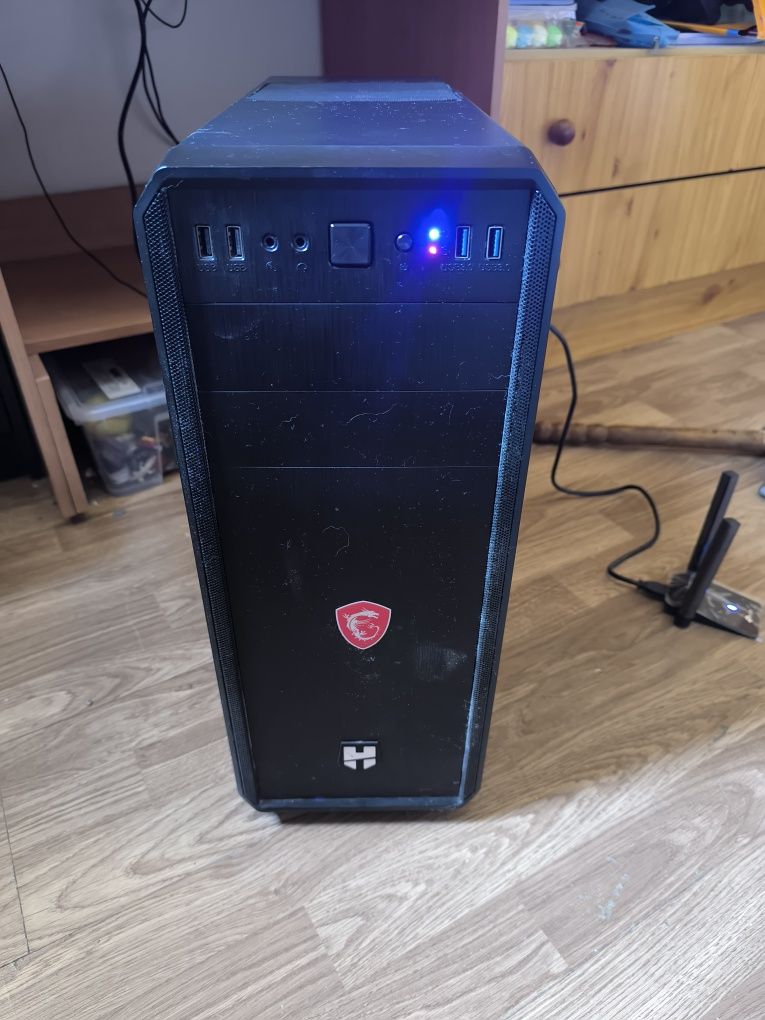 PC. Completo Ryzen 5 + Monitor e rato e teclado.
