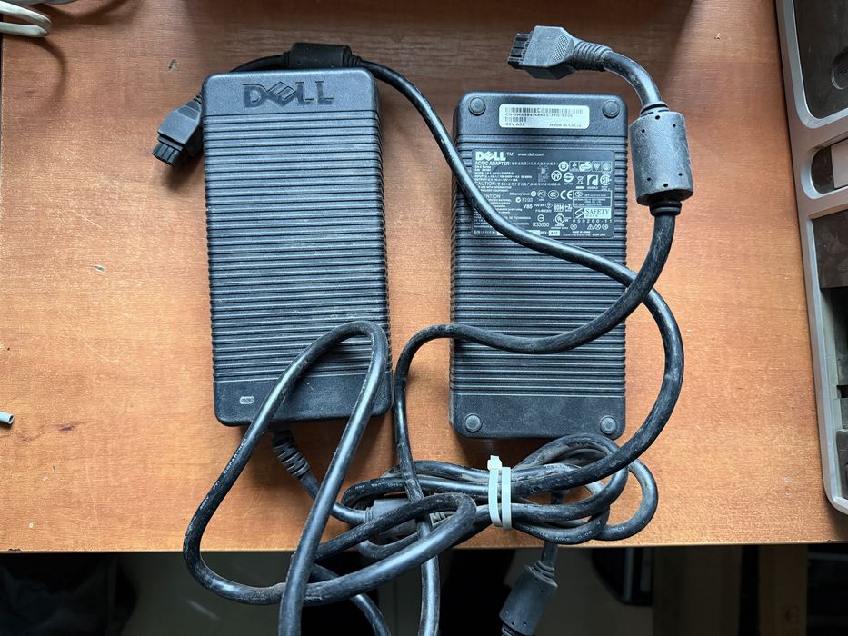 Dell 220W D220P-01 — оригинальный блок питания для док-станций