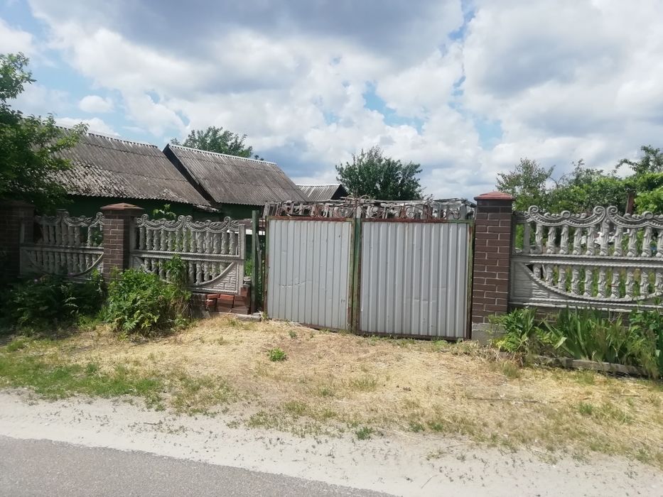 Продам земельну ділянку з фундаментом Діброва Фастівський район