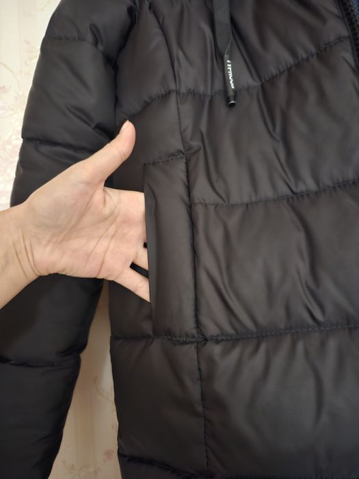 Зимова жіноча куртка