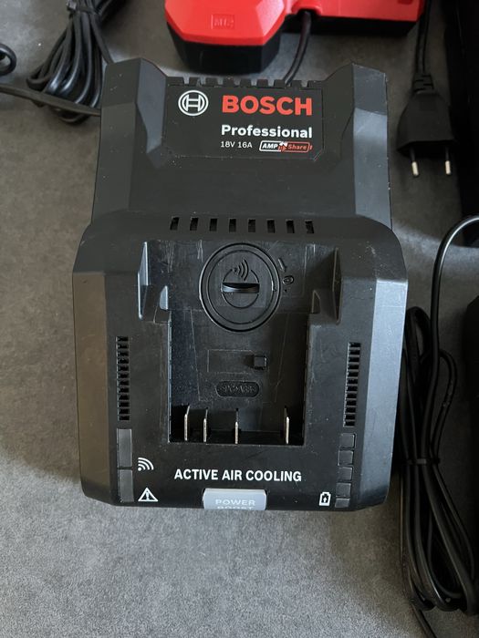 Зарядки, зарядні пристрої Bosch Мілвауке Макіта