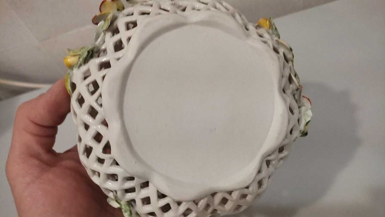 Szkatułka porcelanowa ażurowa okrągła średnica 15 wys 13