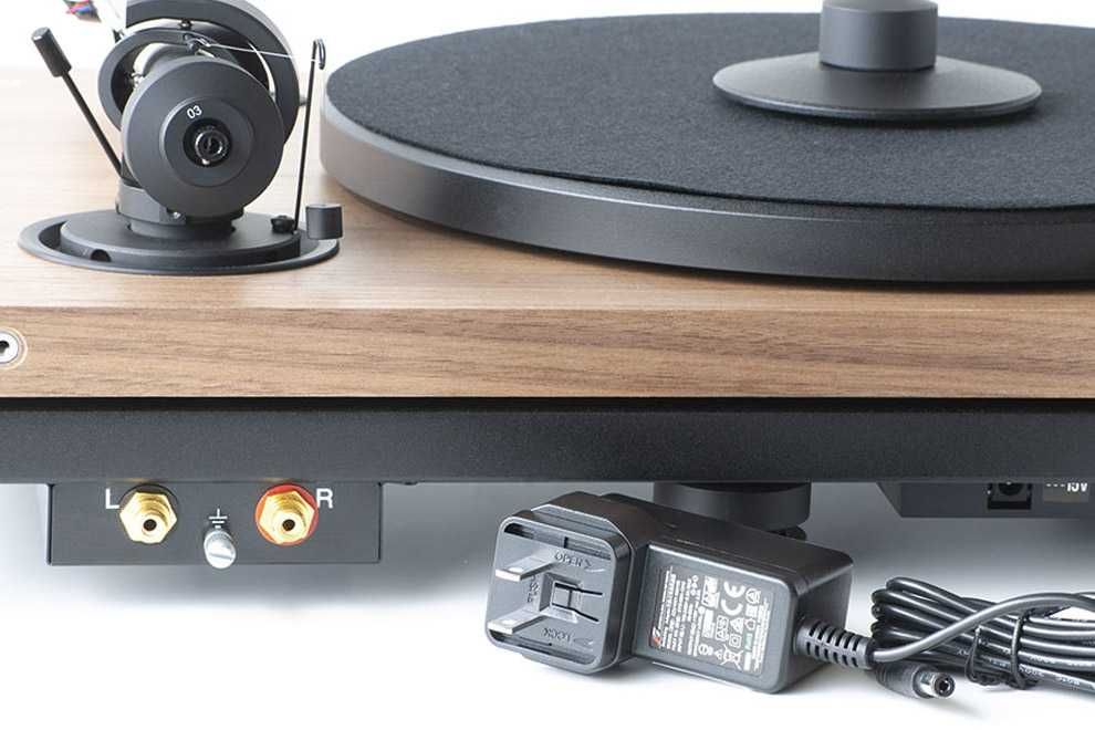 Gramofon - Music Hall MMF-5.3 Walnut OUTLET