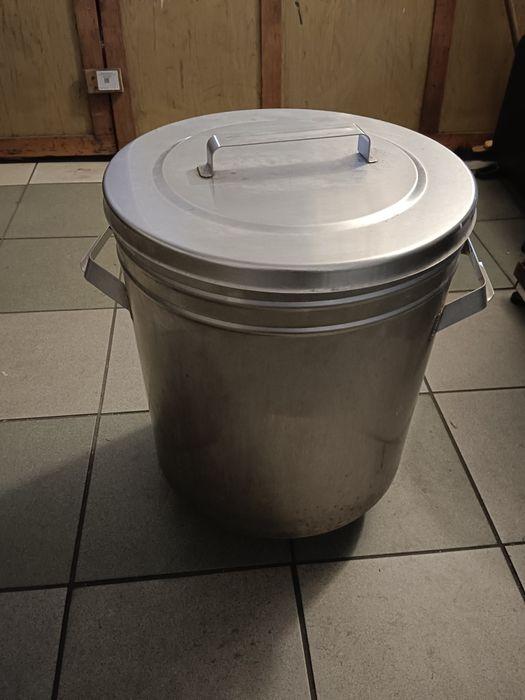 Pojemnik gar kociołek garnek  nierdzewny na kołach 42 L