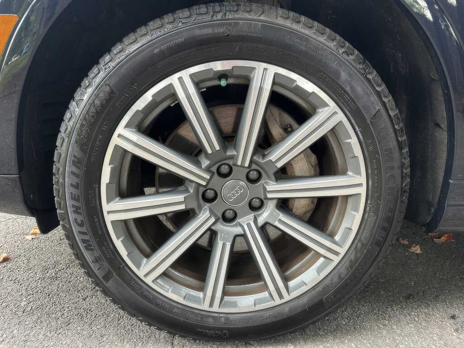 Audi Q7 quattro Premium Plus      2017