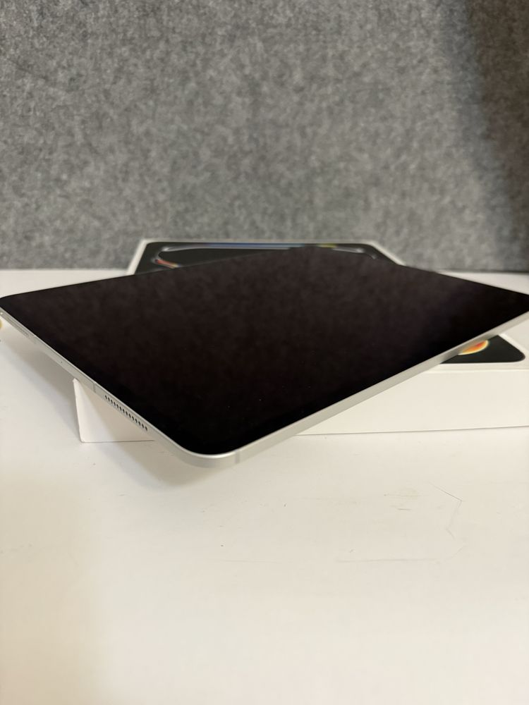Troco/Vendo IPad Pro 13 M4 512GB Wi-FI + CELLULAR Silver