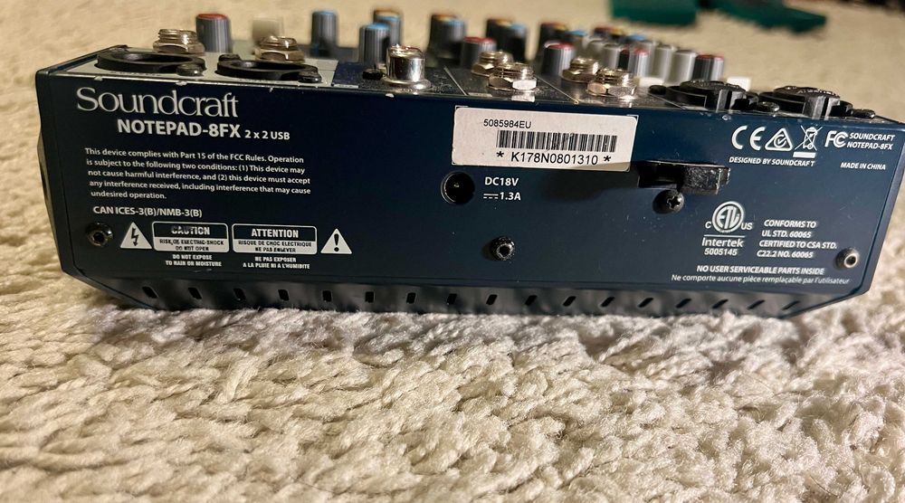 Mesa de mistura - Soundcraft Notepad-8 Fx