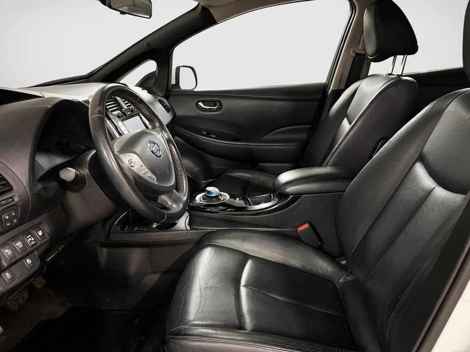 2015 Nissan Leaf Tekna 24 kWh 11 з 12 з Норвегії