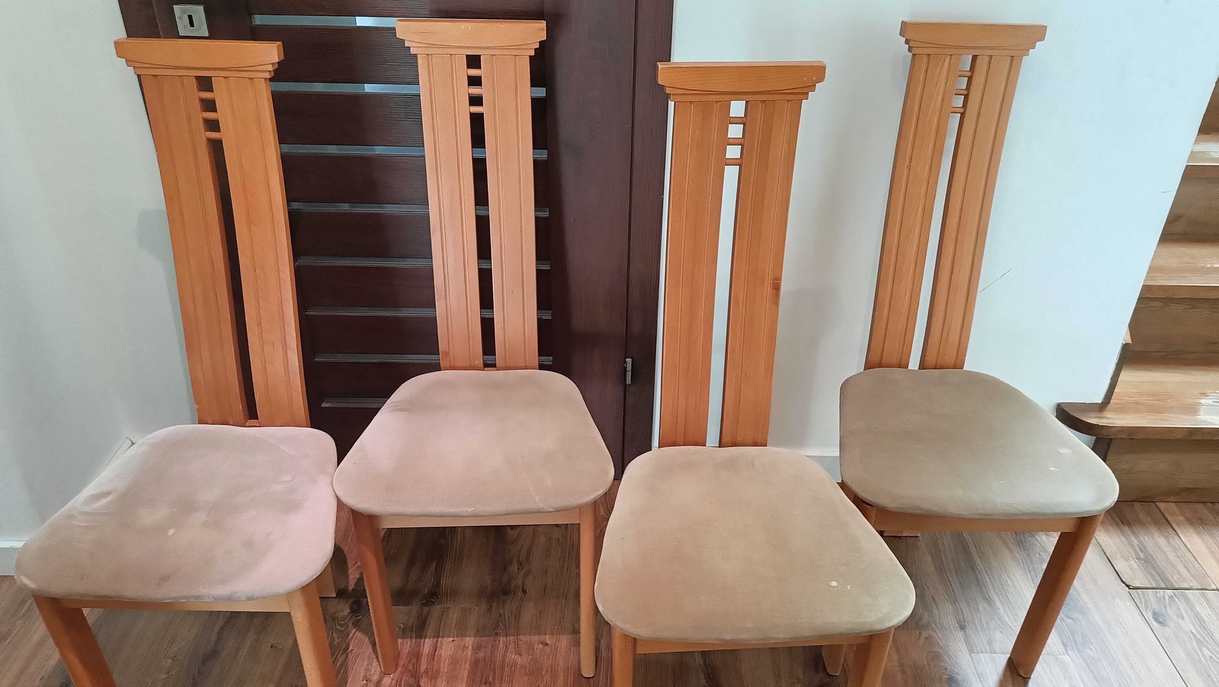 4  oryginalne drewniane krzesła tapicerowane