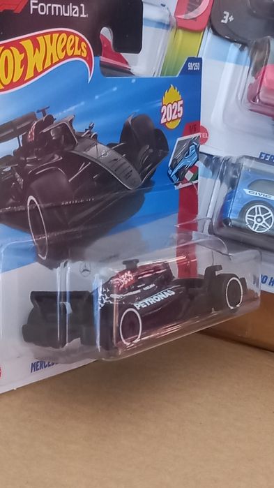 Mercedes-amg Petronas Formula one team hot wheels