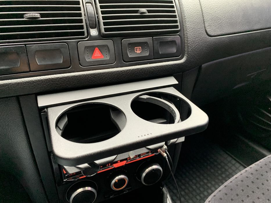 Volkswagen Golf 4 1999 1.4 бензин мкпп