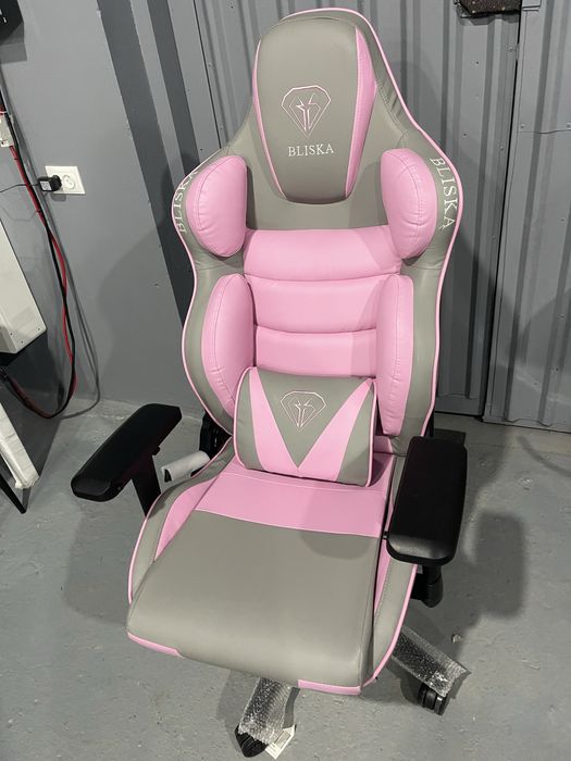 Офісне  крісло  для дівчат