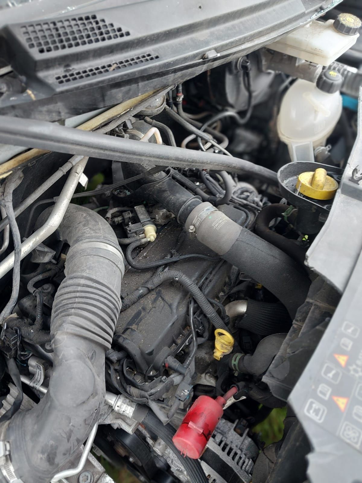 Renault Master IV 2.3dci 2023r pali jeździ