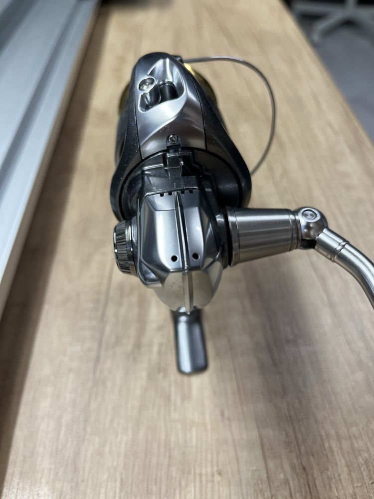 Kołowrotek Shimano Twin power C3000S