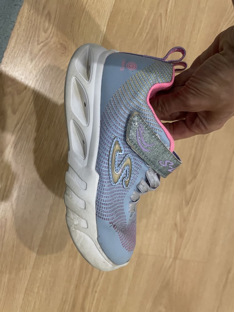 Sapatilhas Skechers tamanho 27 sem luzes