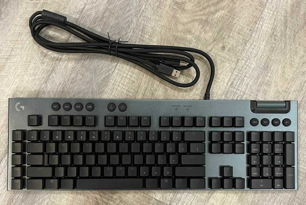 Logitech G815 c/garantia