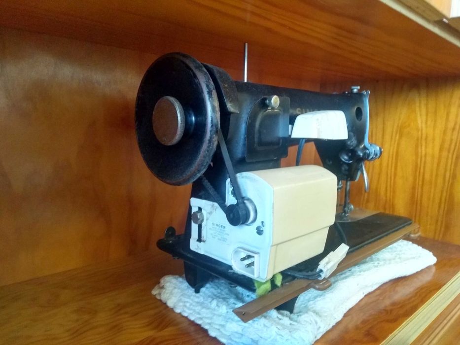 Máquina de costura Singer 15c para peças ou decoração