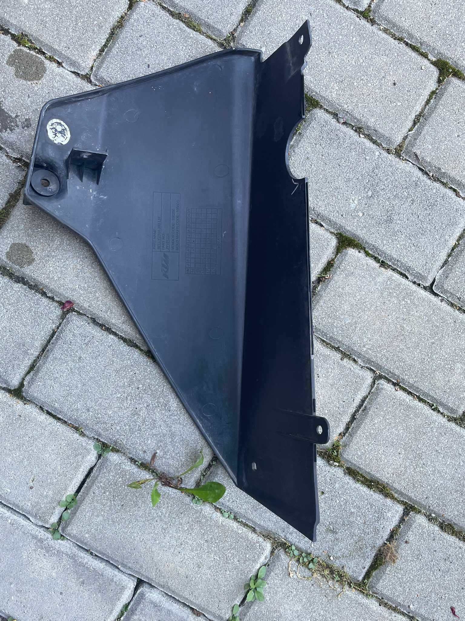 Owiewka KTM RC 125 Pług 2016r