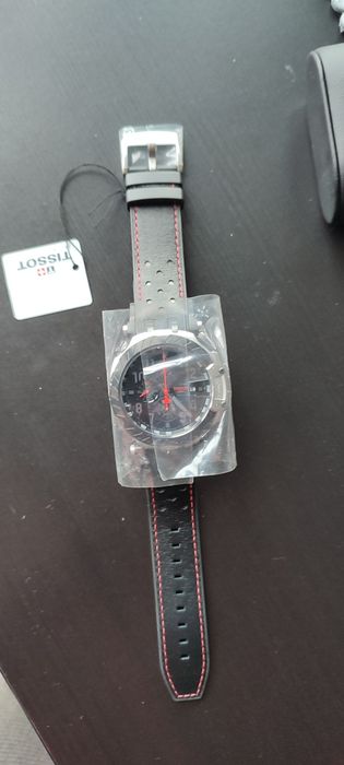 Zegarek Tissot T-rece+zestaw do pielęgnacji oraz torba kosmetyczka