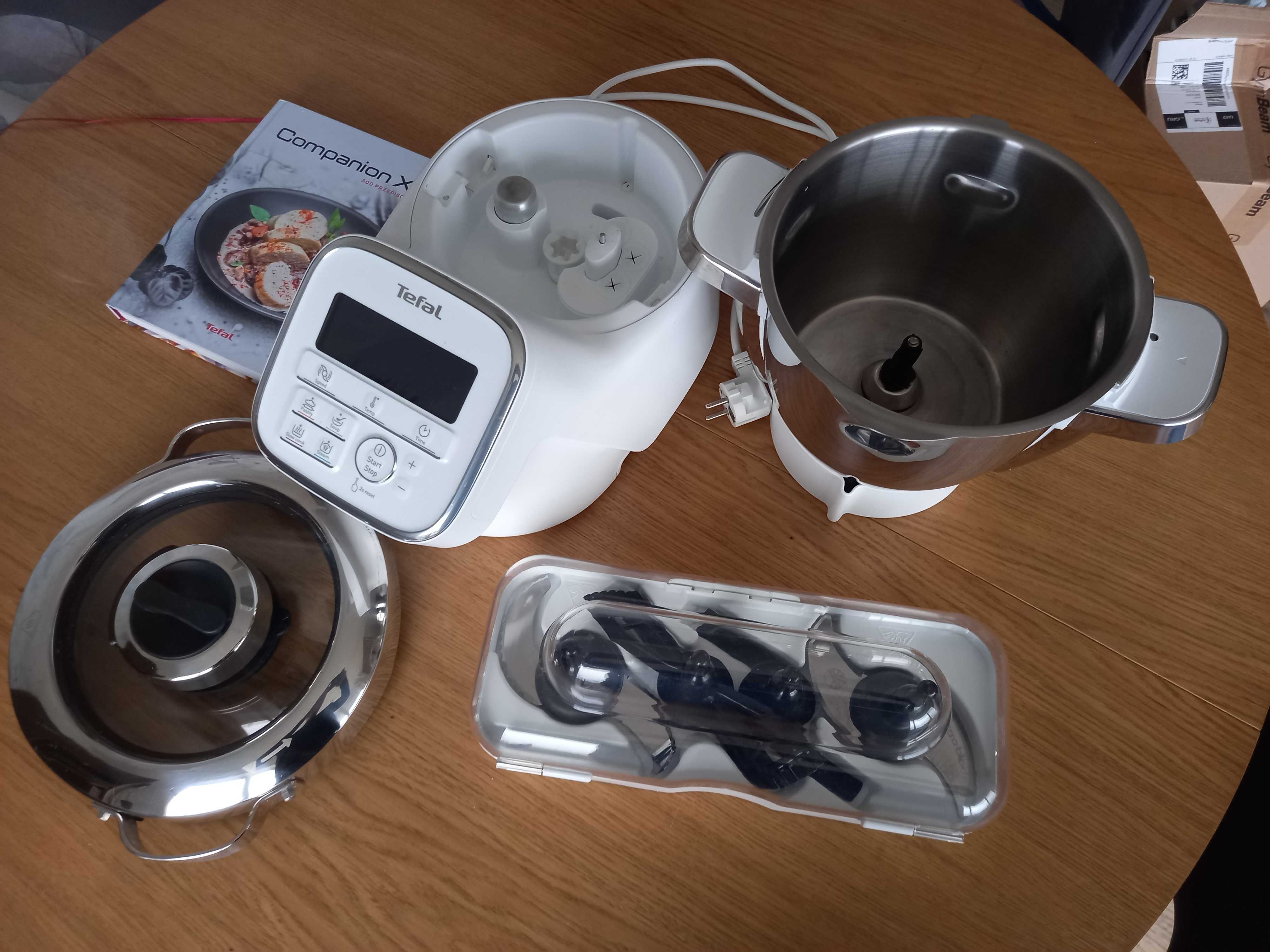 robot  TEFAL i-companion XL FE90B1