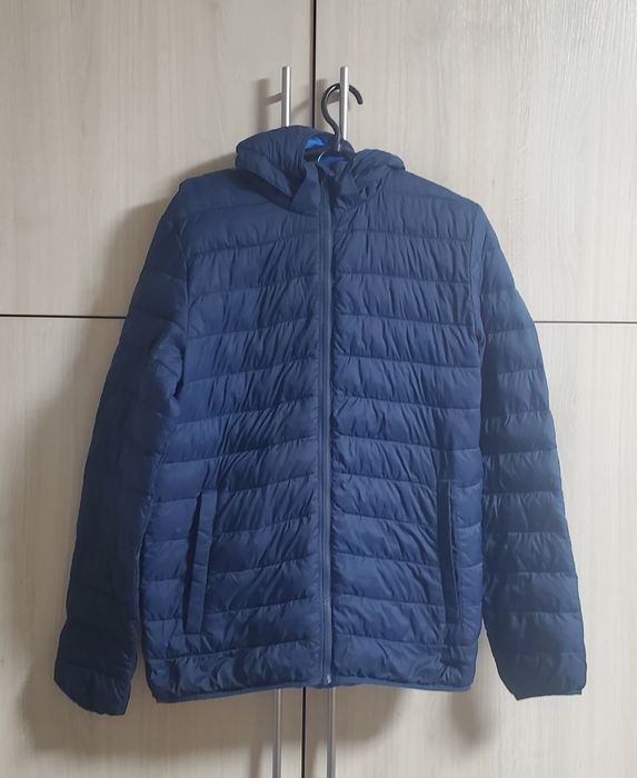 Продаю синій пуховик H&M осінь-весна. Зріст 164.
На хлопчика 12-13 р