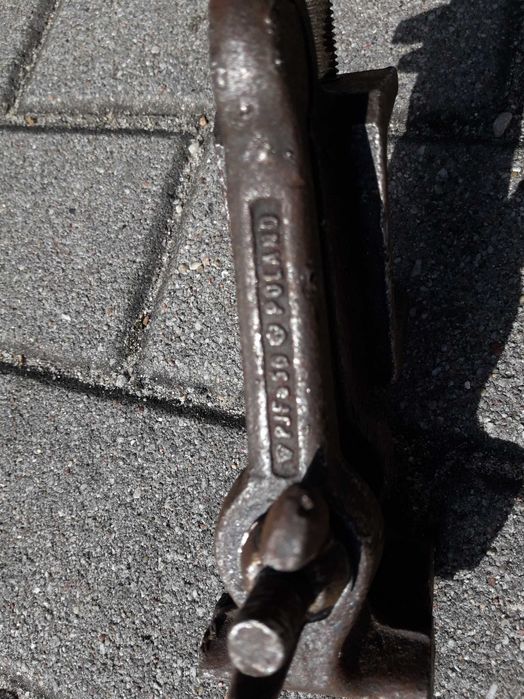 Stare małe imadło imadełko ścisk PRL